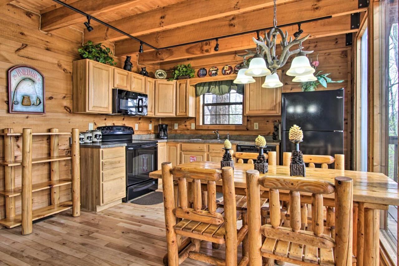 Sevierville Sanctuary Hot Tub, Pool Table And Deck! Ngoại thất bức ảnh